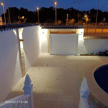 Acogedora Casa Con Piscina Villa Torrevieja Exterior foto